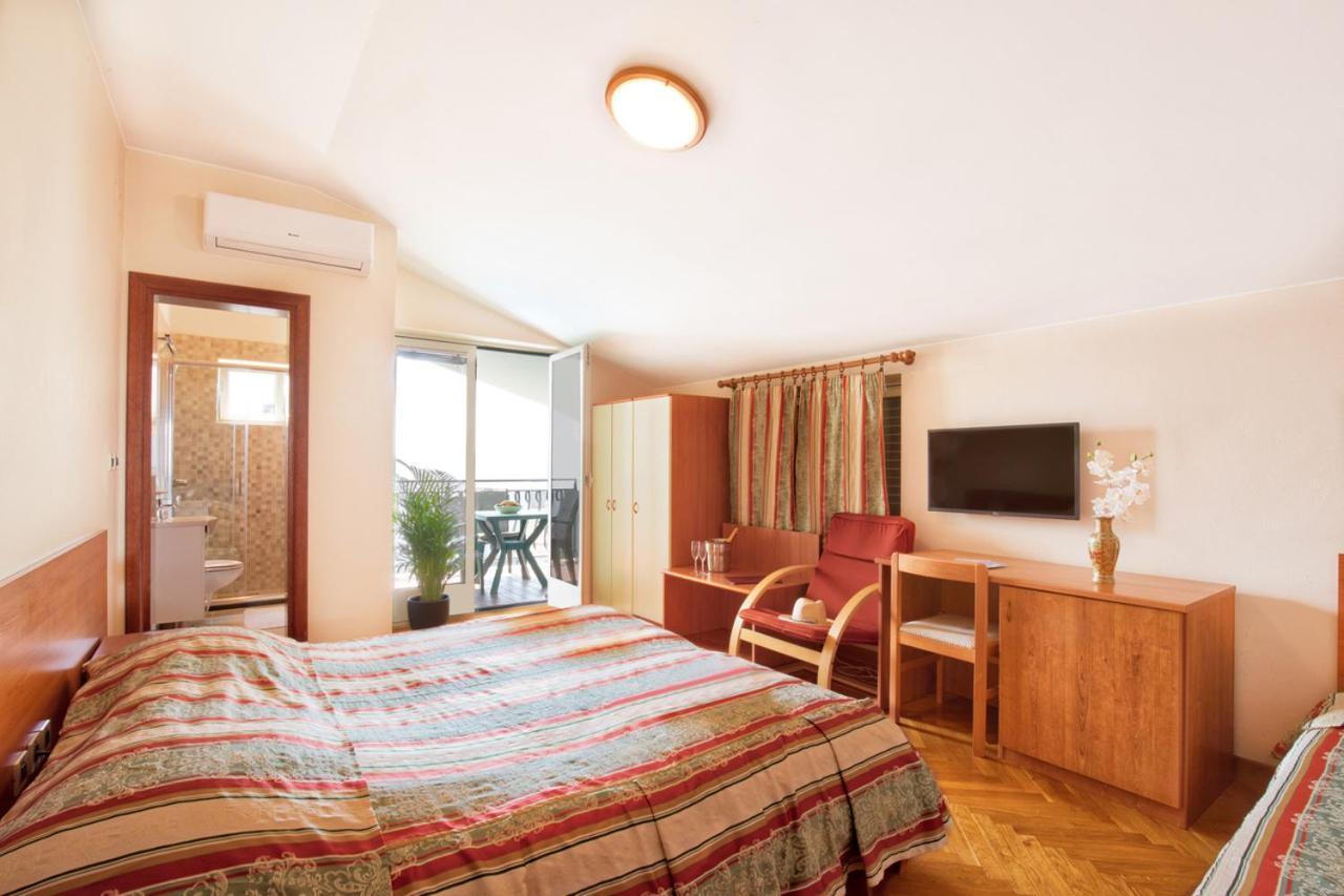 روفينج Villa Sveta Eufemija Bed End Breakfast I المظهر الخارجي الصورة