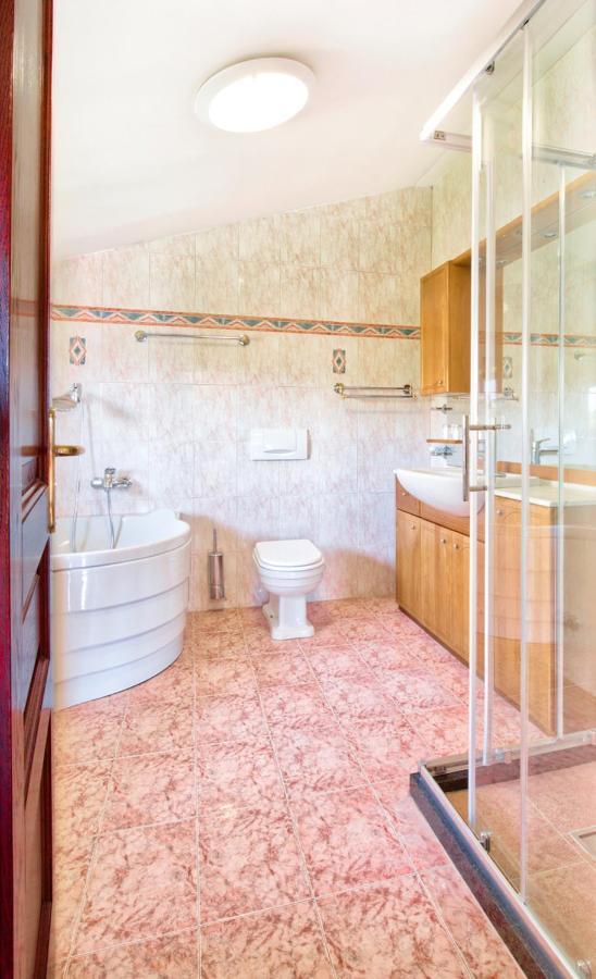 روفينج Villa Sveta Eufemija Bed End Breakfast I المظهر الخارجي الصورة