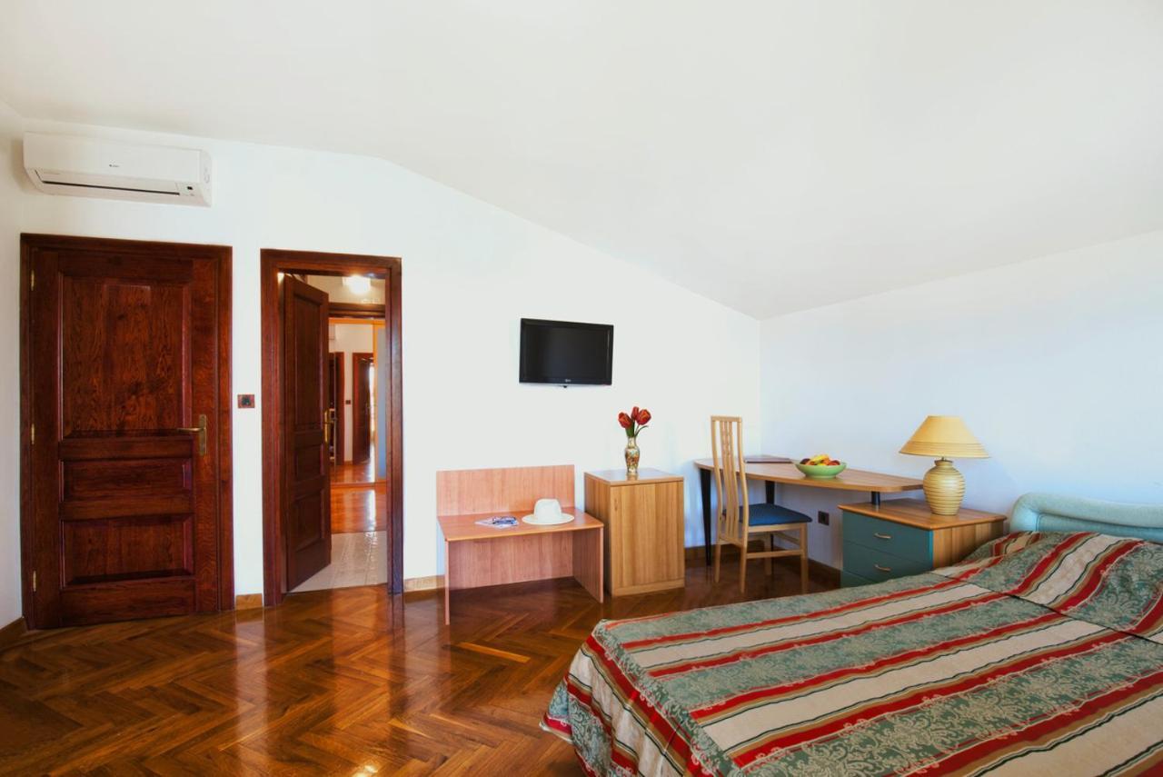 روفينج Villa Sveta Eufemija Bed End Breakfast I المظهر الخارجي الصورة