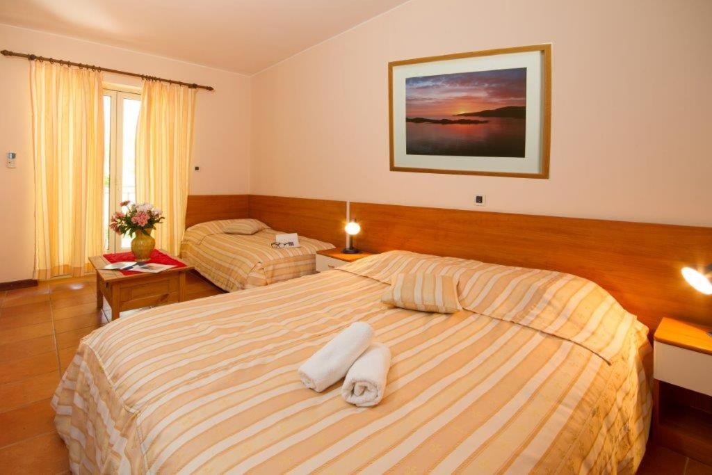 روفينج Villa Sveta Eufemija Bed End Breakfast I المظهر الخارجي الصورة