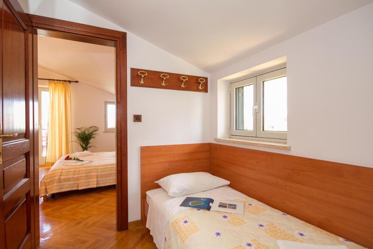 روفينج Villa Sveta Eufemija Bed End Breakfast I المظهر الخارجي الصورة